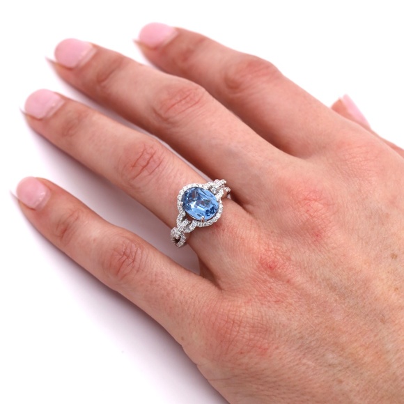 5 Carat Blue Aqua and Diamonds Ring - Picture 14 of 16